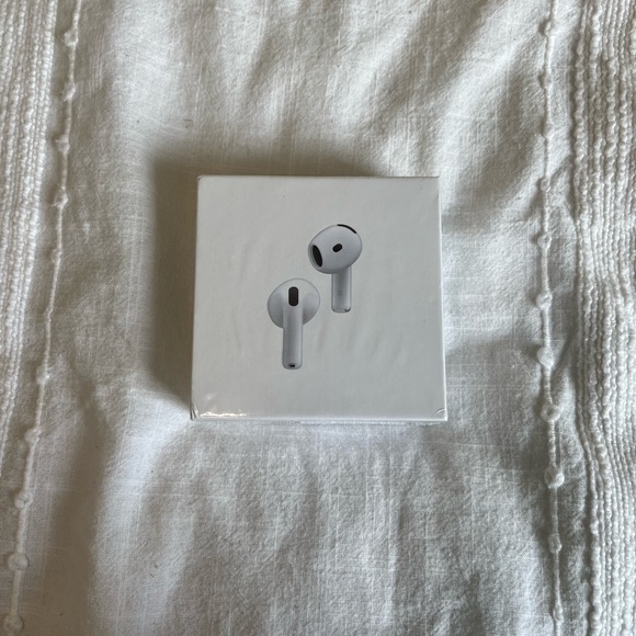 Apple AirPods Wireless Earbuds